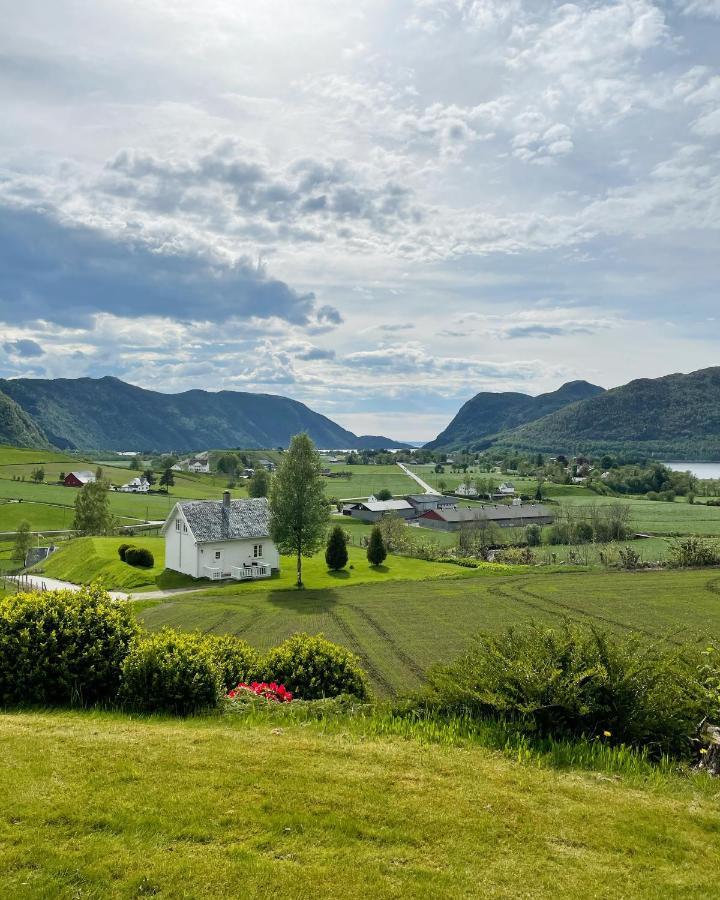 Hoiland Gard Gardshotellet Hjelmeland Exterior photo